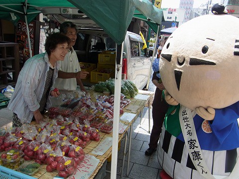 家康くん モール街軽トラ市出陣!!
