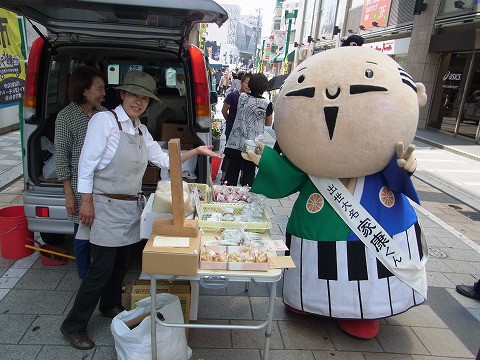 家康くん モール街軽トラ市出陣!!