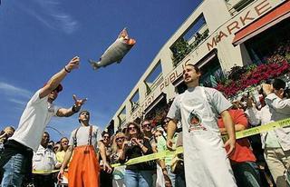 小さいおっさん PIKE PLACE FISH MARKET 小さいおっさん PIKE PLACE FISH MARKET