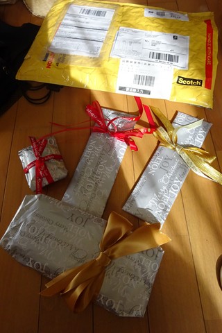 アメリカから届いたモノと、日本から贈ったモノ。 アメリカから届いたモノと、日本から贈ったモノ。