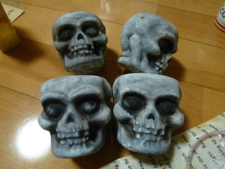 思いがけず、エグめに仕上がった Halloween Wreath 思いがけず、エグめに仕上がった Halloween Wreath