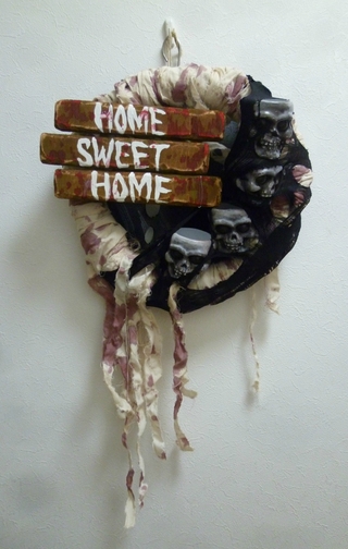 思いがけず、エグめに仕上がった Halloween Wreath 思いがけず、エグめに仕上がった Halloween Wreath