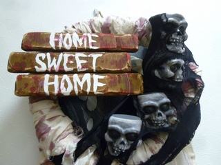 思いがけず、エグめに仕上がった Halloween Wreath 思いがけず、エグめに仕上がった Halloween Wreath