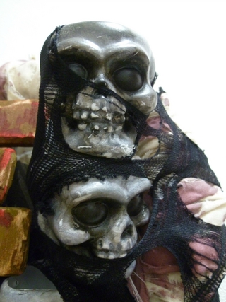 思いがけず、エグめに仕上がった Halloween Wreath 思いがけず、エグめに仕上がった Halloween Wreath
