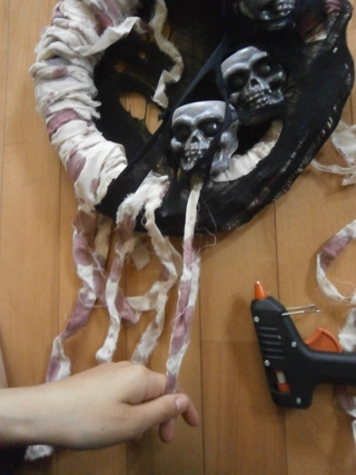 思いがけず、エグめに仕上がった Halloween Wreath 思いがけず、エグめに仕上がった Halloween Wreath