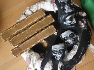 思いがけず、エグめに仕上がった Halloween Wreath 思いがけず、エグめに仕上がった Halloween Wreath