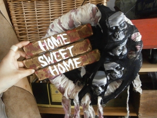 思いがけず、エグめに仕上がった Halloween Wreath 思いがけず、エグめに仕上がった Halloween Wreath