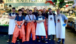 小さいおっさん PIKE PLACE FISH MARKET 小さいおっさん PIKE PLACE FISH MARKET