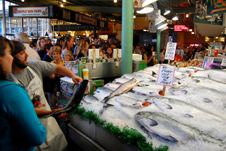 小さいおっさん PIKE PLACE FISH MARKET 小さいおっさん PIKE PLACE FISH MARKET