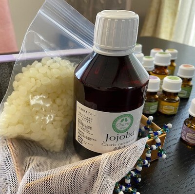 蜜ろうクリームはミツバチからの贈り物 蜜ろうクリームはミツバチからの贈り物