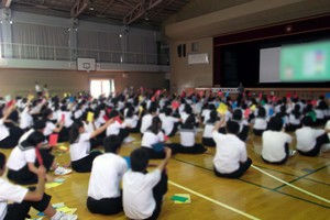 愛知県稲沢市立千代田中学校で「こころとからだの講演会」