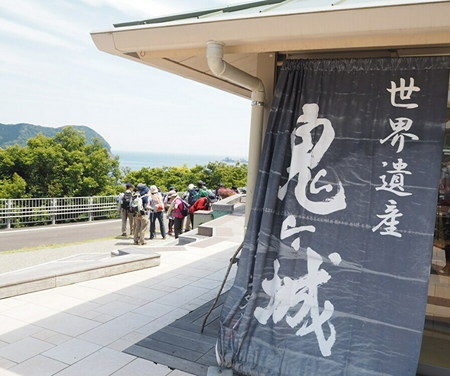 熊野古道を歩く! 松本峠~鬼ヶ城~七里御浜をハイキング♪ 熊野古道を歩く! 松本峠~鬼ヶ城~七里御浜をハイキング♪
