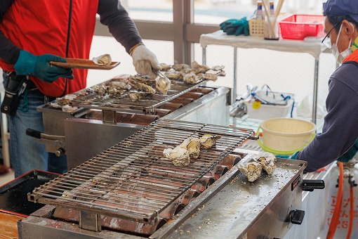 浜名湖冬の風物詩、牡蠣小屋へ行ってきました 浜名湖冬の風物詩、牡蠣小屋へ行ってきました