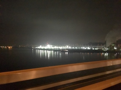 仕事しながら家族でキャンピングカーの旅 -day1- 仕事しながら家族でキャンピングカーの旅 -day1-