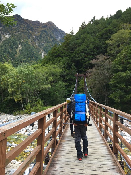 約6時間の登山、涸沢カールの紅葉 約6時間の登山、涸沢カールの紅葉
