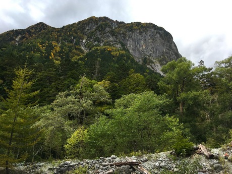 約6時間の登山、涸沢カールの紅葉 約6時間の登山、涸沢カールの紅葉