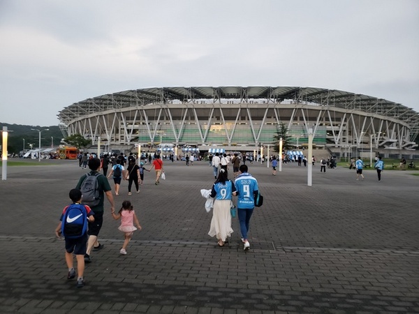 サッカー観戦 ジュビロ磐田 エコパスタジアム サッカー観戦 ジュビロ磐田 エコパスタジアム