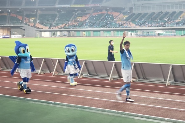 サッカー観戦 ジュビロ磐田 エコパスタジアム サッカー観戦 ジュビロ磐田 エコパスタジアム