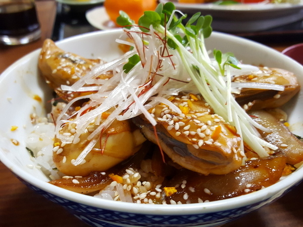 牡蠣かば丼 牡蠣かば丼