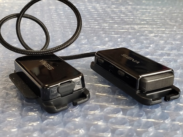 ヘルメットにインカムをIN ヘルメットにインカムをIN
