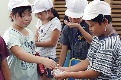 舞阪小学校3年生とチリメンモンスターズ