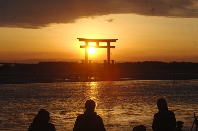 NHKたっぷり静岡　弁天島赤鳥居の夕陽を放送