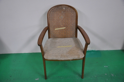 籐の椅子　修理　張替え　日焼けを楽しむ　味のある椅子