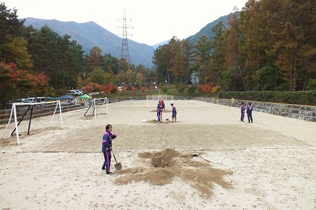 山の中のビーチサッカー大会