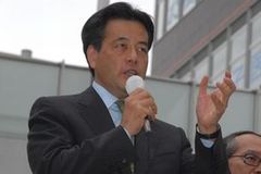 まずは民主党、岡田かつや氏登場