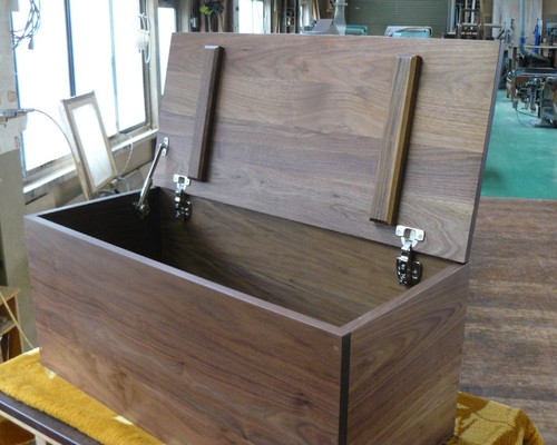 収納スペースが嬉しいオーダー人気家具　箱型ベンチ収納ＢＯＸ