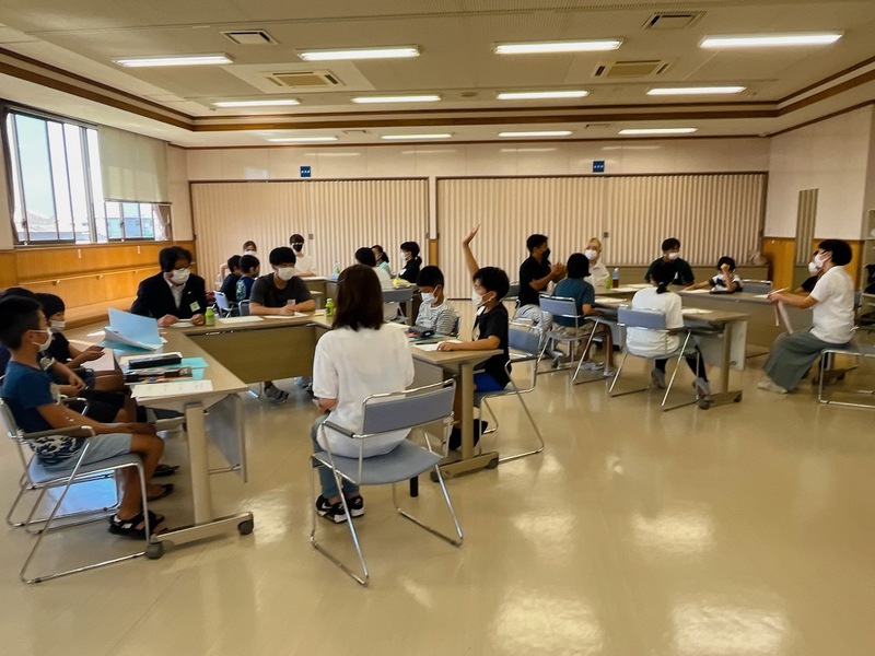 第2回よのなか塾〜大人と話そう〜 社長さんと大学生