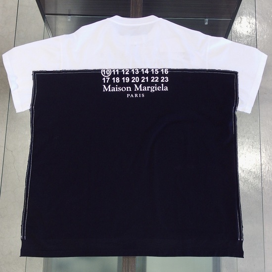 Maison Margiela カレンダータグTEE│Ambiance