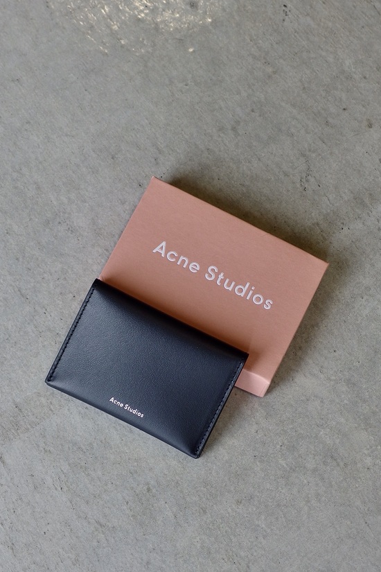 Acne Studios カードケース（名刺入れ）│Ambiance