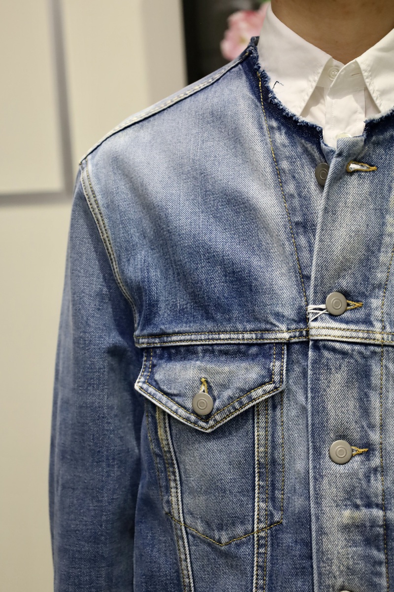 Maison Margiela No Collar Denim Jacket│Ambiance
