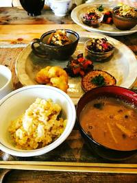 今月もお豆ときのこいっぱい♪　11月の弥生食堂です♪