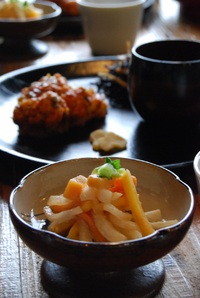 10月、ひじきにきのこ・・・秋の弥生食堂のご案内。