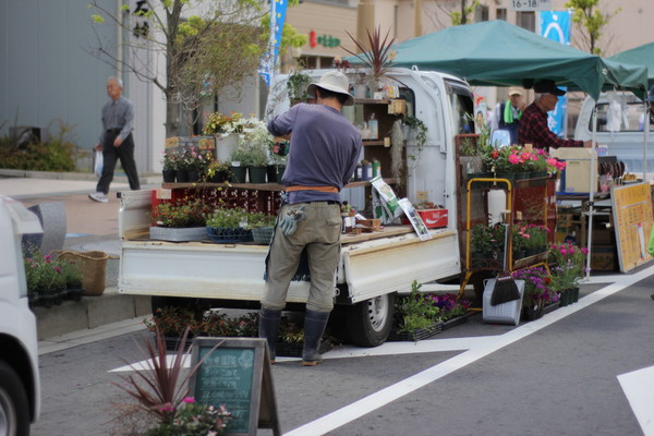 「磐田軽トラ市」×「母の日」