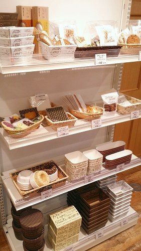 パッケージ新コーナー準備中☆