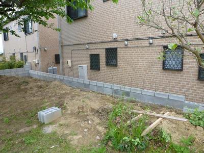 老朽化したブロック塀の積み直し