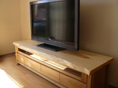 一枚板のテレビボード