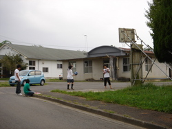 今日は半休です