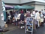 遠州浜二丁目で朝市開催中 2010/10/21 10:51:47