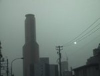 黄砂効果？　白い太陽