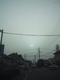黄砂効果？　白い太陽