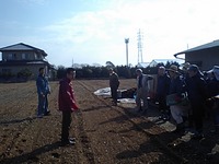 夢プロジェクト　じゃがいも畑の石拾い作業と肥料撒き 2011/02/22 09:03:00