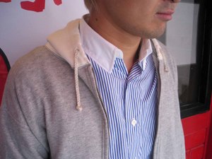 襟足がくせ毛なんです