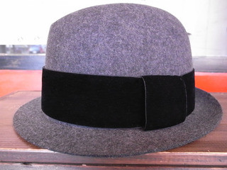 かぶりもの( HAT や CAP )
