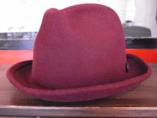 かぶりもの( HAT や CAP )