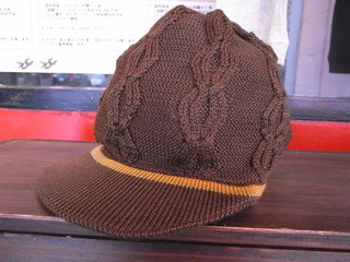 かぶりもの( HAT や CAP )