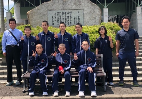 さくら先生から写真が届きました…本日は中学の卒業式でした！